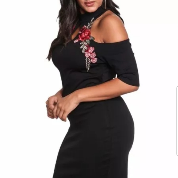 Women's 3X Plus Size Rose Applique Cold Shoulder - Picture 5 of 6